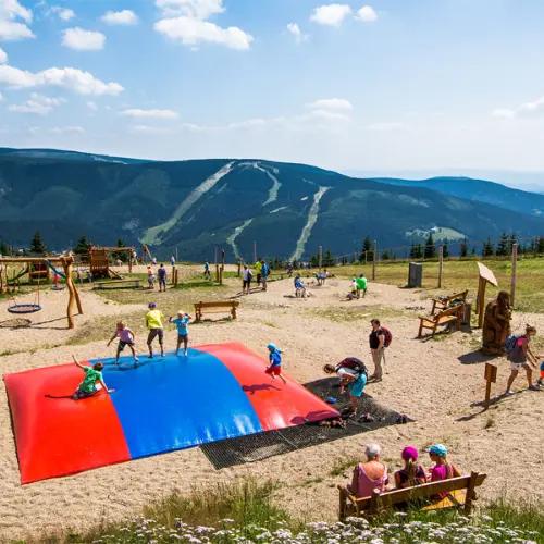 Špindlerův Mlýn with children