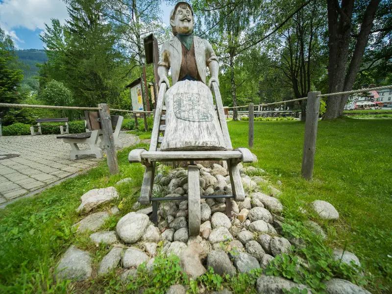 Nature trail - Blue Miller